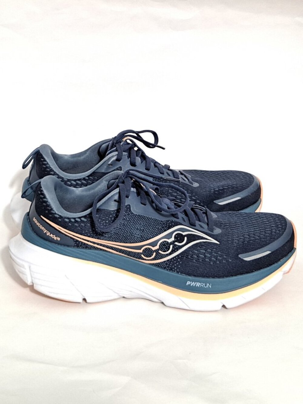 Women's Saucony Navy/Apricot Guide 18 Running Shoe
